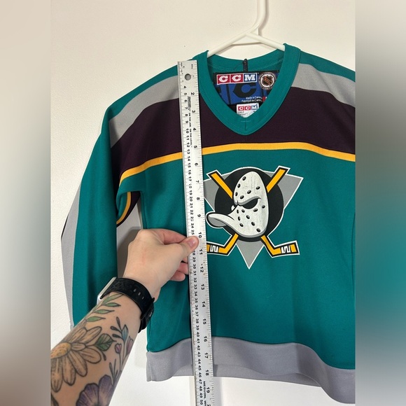 Rare ANAHEIM DUCKS NHL HOCKEY SHIRT JERSEY CCM Kids Medium - Picture 4 of 7